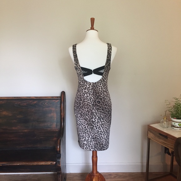 🎉 Alice + Olivia Leopard Print Midi Dress - Picture 4 of 8